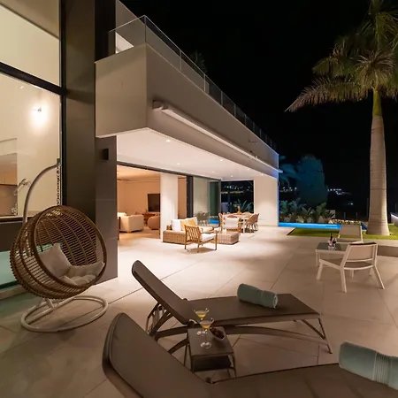 Sea Gardens Villa *